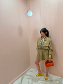 Coordinato in lino camicia e shorts beige