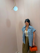 Camicia smanicata quadri celeste