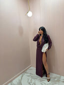 Maxi dress con spacco in pizzo viola