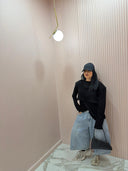 Maglia oversize double con canotta rimovibile e spallina nera