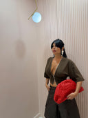 T-shirt zip marrone