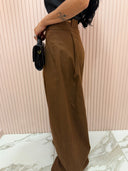 Pantalone riprese palazzo marrone