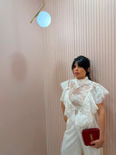 Camicia in pizzo e balze bianca