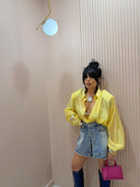 Camicia velata con spallina gialla