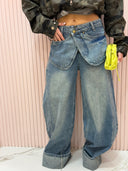 Jeans con dettaglio in vita
