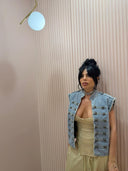 Gilet Denim con alamari